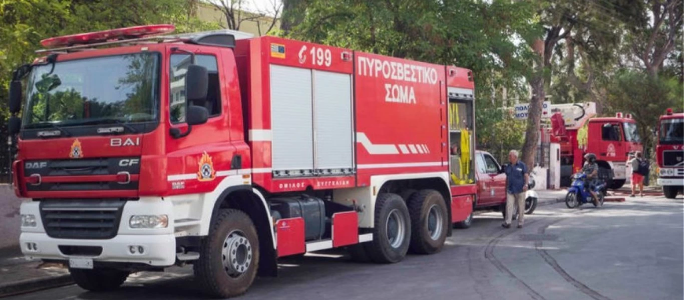Φωτιά σε διαμέρισμα στη Θεσσαλονίκη - Πληροφορίες για εγκλωβισμένο ηλικιωμένο ζευγάρι (upd)